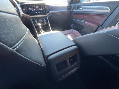 Used 2022 Volkswagen Atlas Cross Sport SEL Premium R-Line image 20