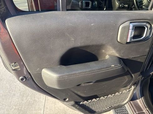 Used 2022 Jeep Wrangler Unlimited Sahara w/ Cold Weather Group image 27