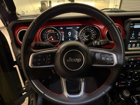 Used 2023 Jeep Wrangler Unlimited Rubicon AWD/4WD image 10