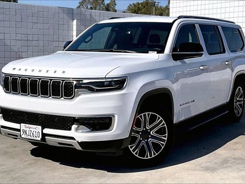 Certified 2024 Jeep Wagoneer L Series II w/ Flexible Seating Group AWD/4WD image 2