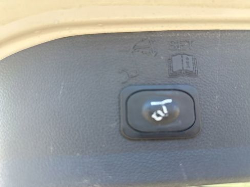 Used 2018 Ford Escape SEL w/ Ford Safe & Smart Package AWD/4WD image 11