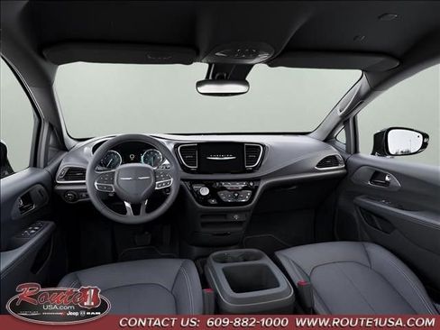 New 2026 Chrysler Pacifica Select image 15