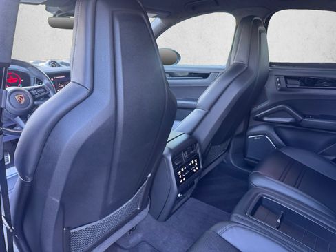 Used 2024 Porsche Cayenne Turbo GT AWD/4WD image 19