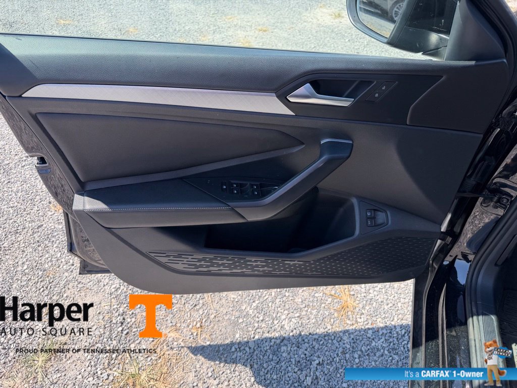 Used 2024 Volkswagen Jetta SE w/ Panoramic Sunroof Package FWD image 20