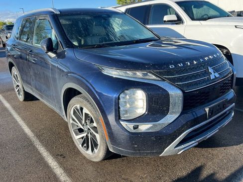 Used 2024 Mitsubishi Outlander SEL image 2