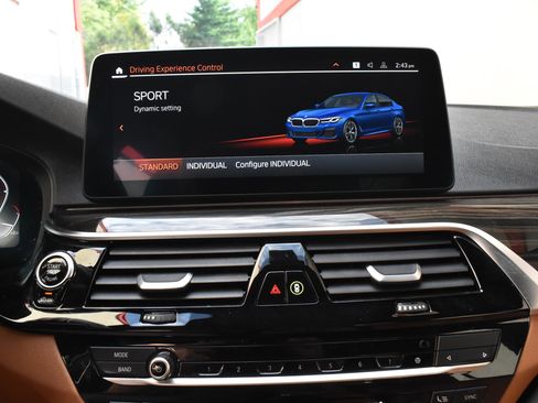 Used 2022 BMW 530i xDrive w/ M Sport Package image 35