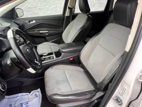 Used 2018 Ford Escape SE w/ SE Sport Appearance Package FWD image 10
