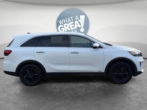 Used 2019 Kia Sorento AWD image 2