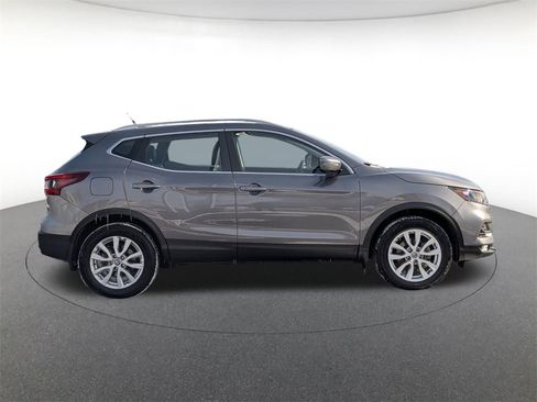 Used 2022 Nissan Rogue Sport SV w/ Technology Package image 4