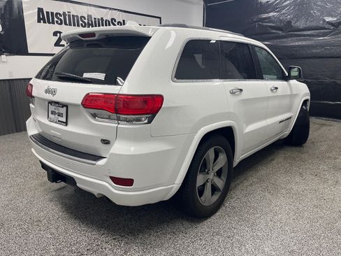 Used 2017 Jeep Grand Cherokee Overland image 3