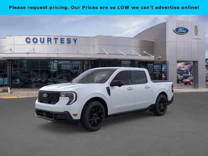 New 2025 Ford Maverick Lariat w/ Black Appearance Package
