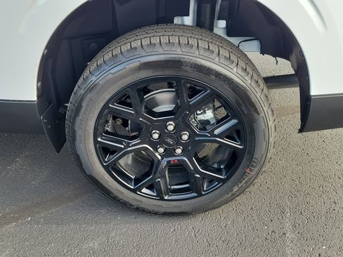 New 2025 Ford Maverick Lariat w/ Black Appearance Package image 5