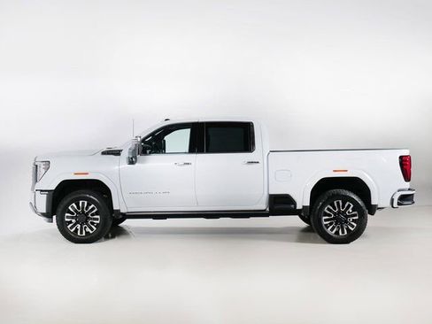 Used 2026 GMC Sierra 2500 Denali Ultimate AWD/4WD image 6