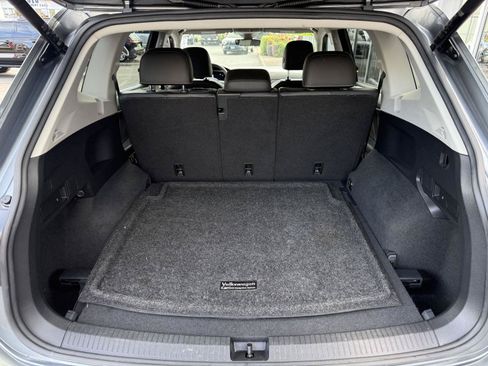 Used 2022 Volkswagen Tiguan SE AWD/4WD image 18