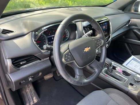 Used 2023 Chevrolet Traverse LT AWD/4WD image 14
