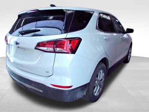 Used 2024 Chevrolet Equinox LT FWD image 3