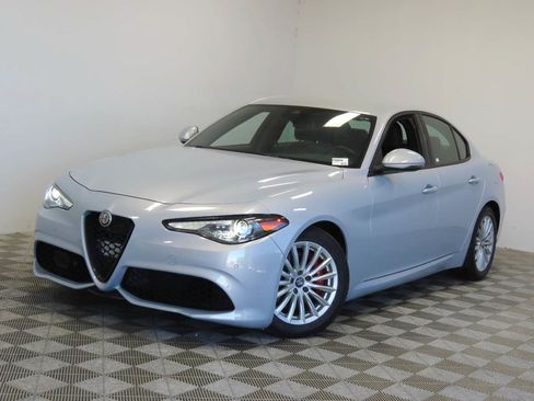 Used 2022 Alfa Romeo Giulia Sprint RWD image 1