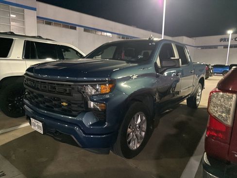 Used 2024 Chevrolet Silverado 1500 Custom image 4