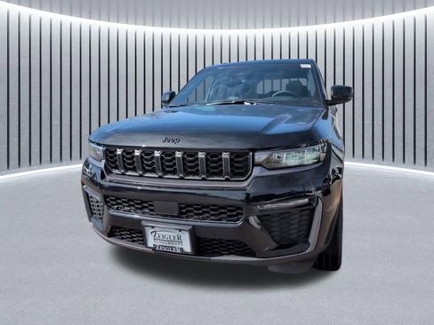 New 2026 Jeep Grand Cherokee Limited w/ Limited Altitude Package image 18