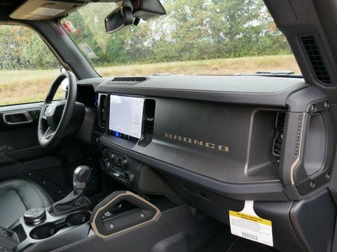 New 2025 Ford Bronco Badlands image 10