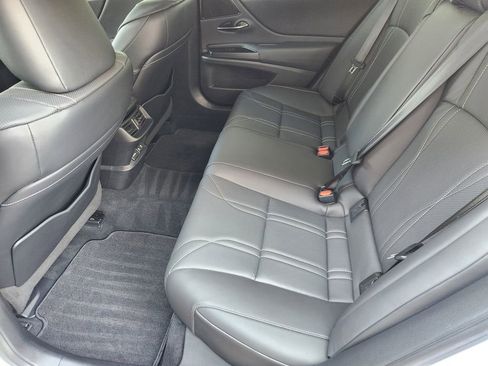 Used 2019 Lexus ES 350 Ultra Luxury w/ Accessory Package 2 image 30