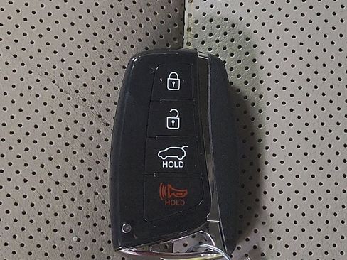 Used 2018 Hyundai Santa Fe Limited image 32