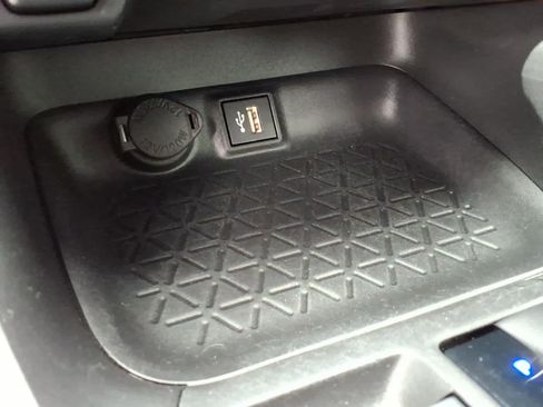 Used 2024 Toyota RAV4 XLE FWD image 23