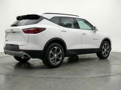 Used 2025 Chevrolet Blazer LT image 9