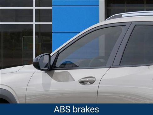 New 2026 Chevrolet Trax ACTIV w/ Sunroof Package FWD image 13