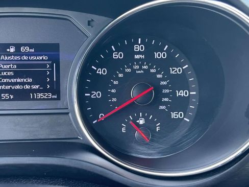 Used 2021 Kia Sedona LX FWD image 21