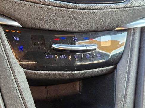 Used 2023 Cadillac XT5 Premium Luxury image 16