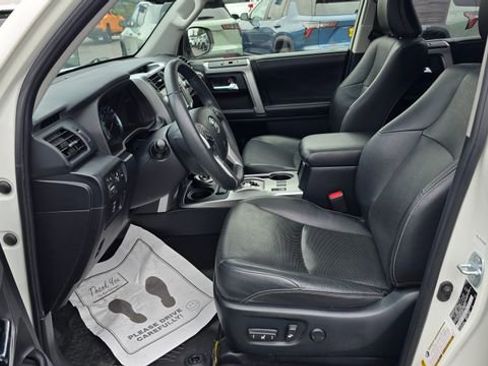 Used 2018 Toyota 4Runner 4WD image 9