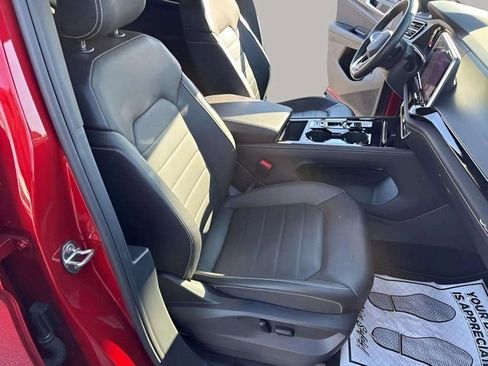 Used 2025 Volkswagen Atlas Cross Sport SEL R-Line image 27