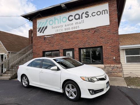 Used 2012 Toyota Camry SE w/ Leather Pkg FWD image 1