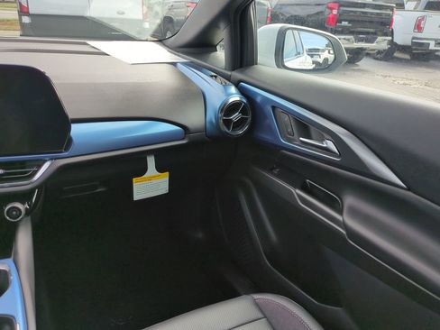 New 2026 Chevrolet Equinox EV LT image 16