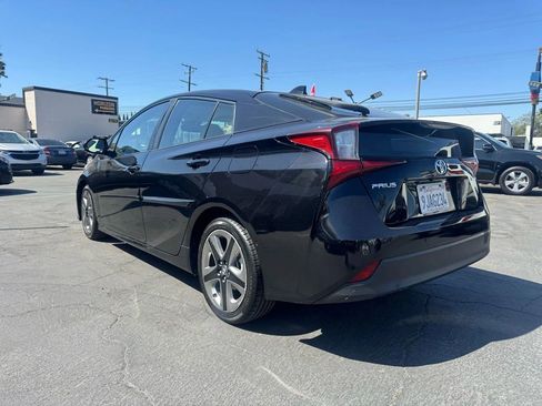Used 2020 Toyota Prius XLE image 6