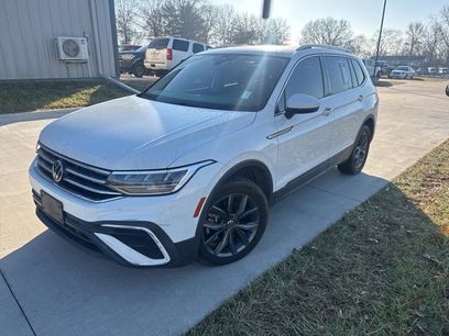 Used 2022 Volkswagen Tiguan SE w/ Panoramic Sunroof Package