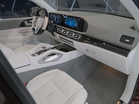Used 2022 Mercedes-Benz Maybach GLS 600 4MATIC image 53