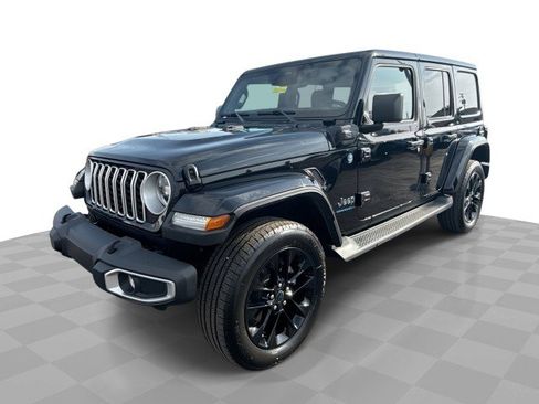 Used 2025 Jeep Wrangler Sahara image 1