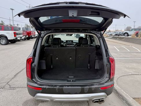 Used 2021 Kia Telluride S image 16