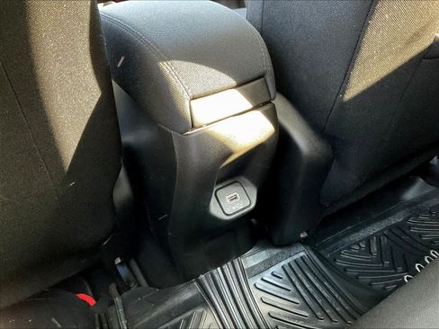 Used 2021 Jeep Renegade Latitude w/ Sun & Sound Group AWD/4WD image 38