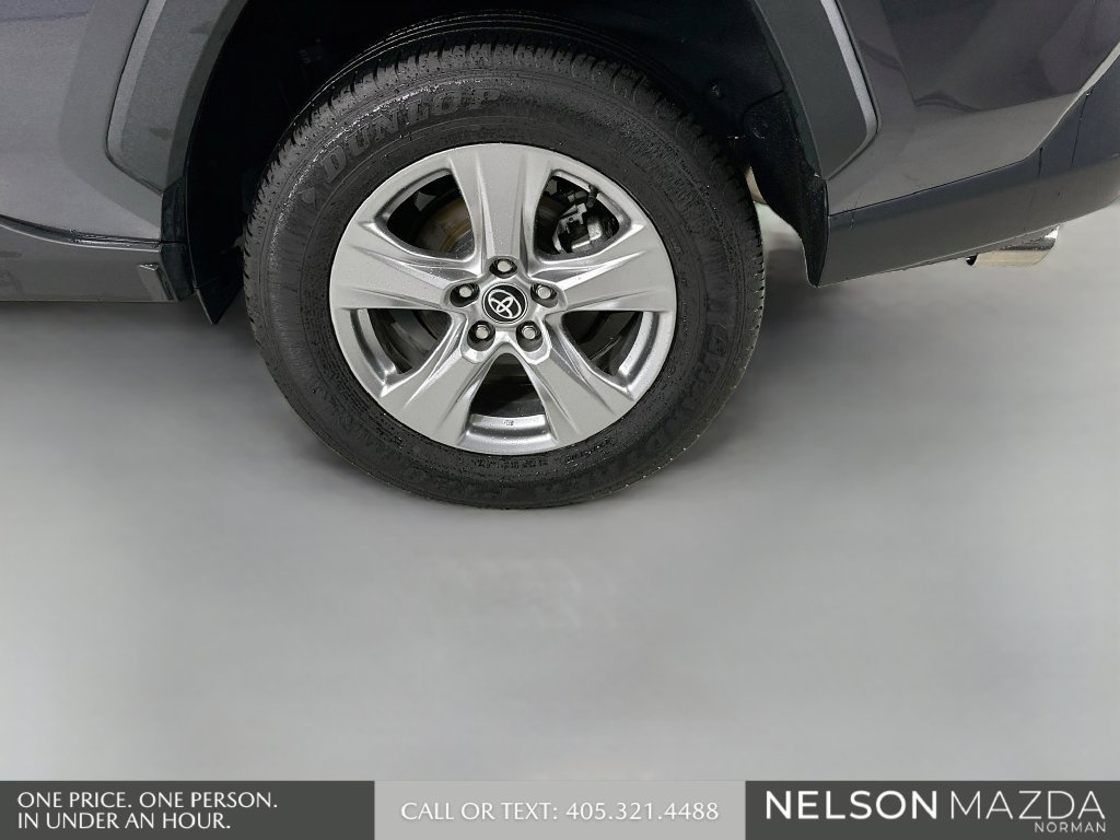 Used 2025 Toyota RAV4 XLE FWD image 30
