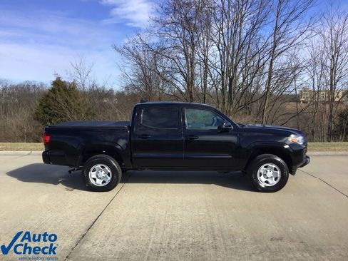 Used 2023 Toyota Tacoma SR image 2