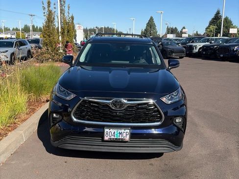 Used 2020 Toyota Highlander Limited AWD/4WD image 2