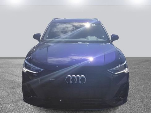 Certified 2025 Audi Q3 2.0T Premium w/ Black Optic Sport Package image 2