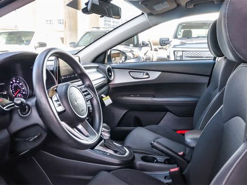 Used 2023 Kia Forte LXS w/ LXS Technology Package image 18