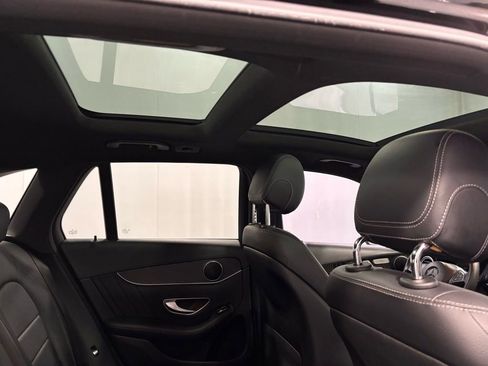 Used 2018 Mercedes-Benz GLC 300 4MATIC image 25