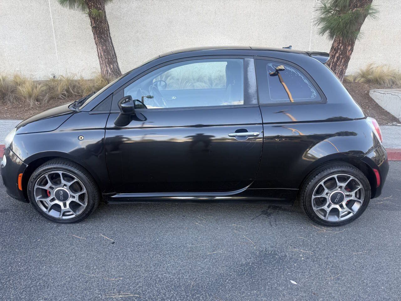 Used 2012 FIAT 500 Sport w/ Safety & Convenience Pkg FWD image 2