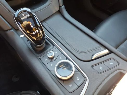 Used 2021 Cadillac XT6 Premium Luxury image 34