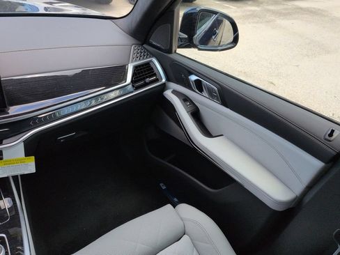 New 2027 BMW X7 xDrive40i w/ M Sport Package AWD/4WD image 17